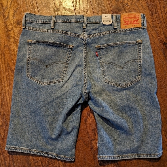 Levi's light blue jeans shorts denim -wolf scratch, size 40/11 - Picture 14 of 16